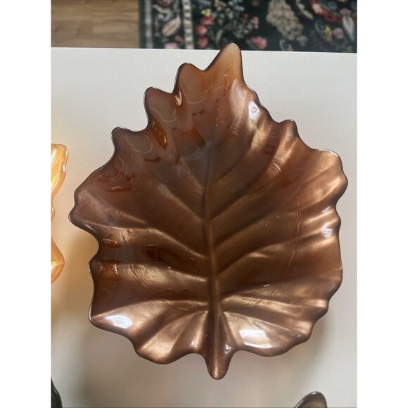 Handmade Iridescent Glass Leafs Plates Set Of 4. -Autumn decor - Picture 4 of 7